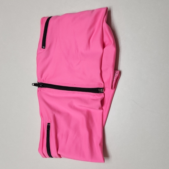 NWOT hot pink belt fanny pack - Picture 4 of 8